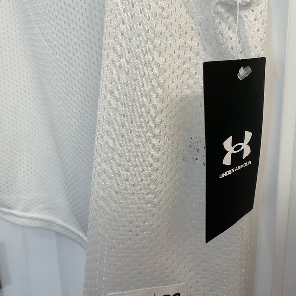 Under Armour Playback Retro Mesh Tank - NWT - Size Medium - White - Picture 7 of 9